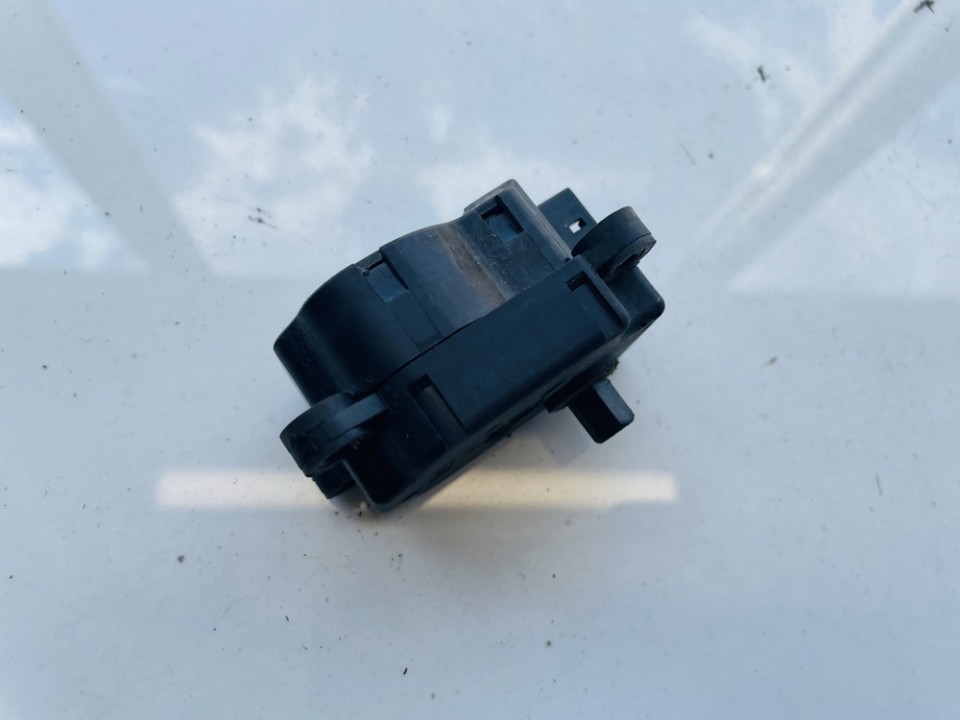 CZ1139300721 BMW 1-Series 2007 Peciuko sklendes varikliukas - Thumbnail 2