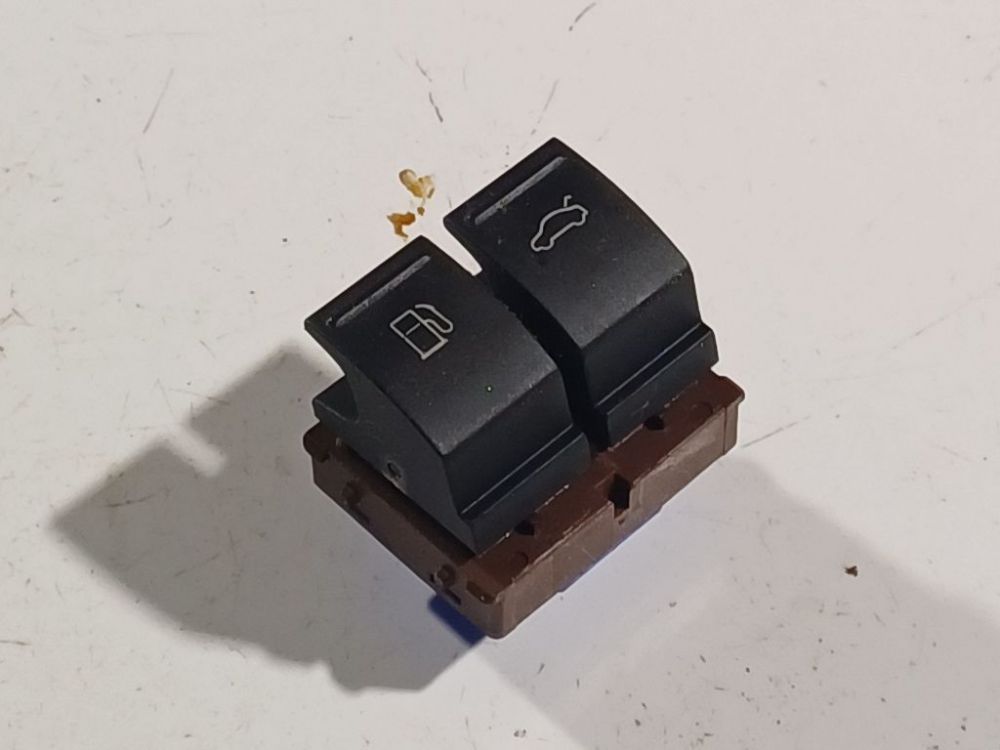 3C0959903B Volkswagen Passat 2007 Bouton trappe à essence Carburant