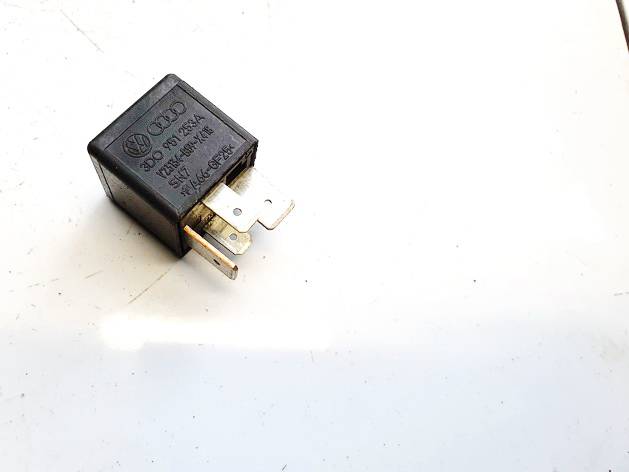 3D0951253A Audi A3 2005 Relay module - Thumbnail 2