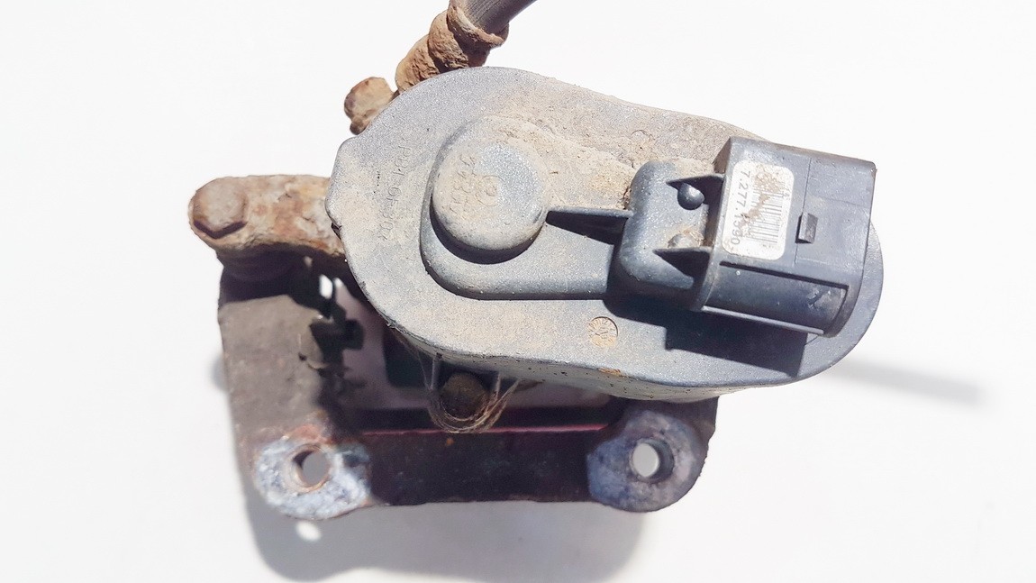 32332594E Volvo V70 2007 Stabdziu suportas G.K. - Thumbnail 3