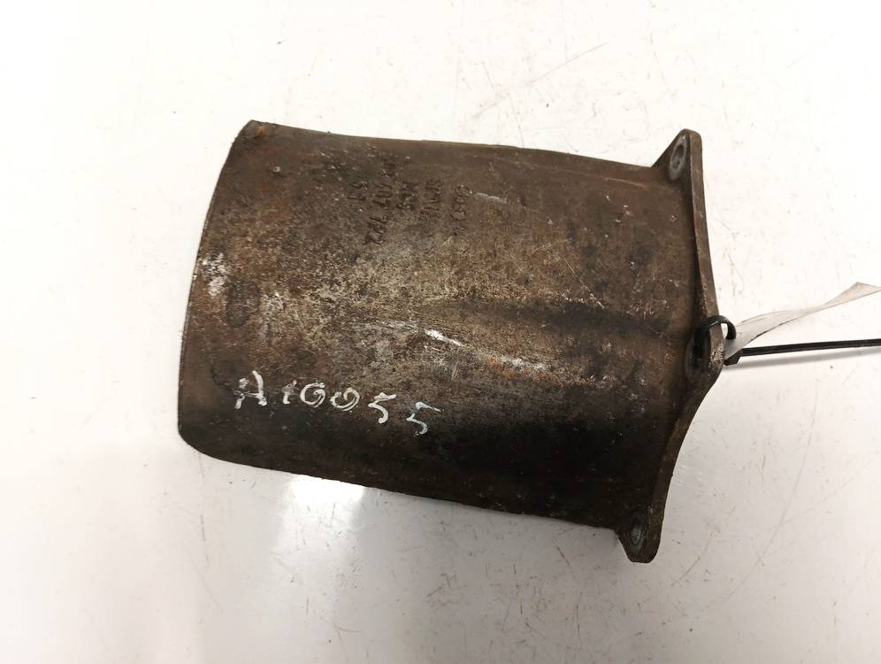 4D0407722 Audi A4 1999 Shaft Guard Plate Cover - FRONT RIGHT