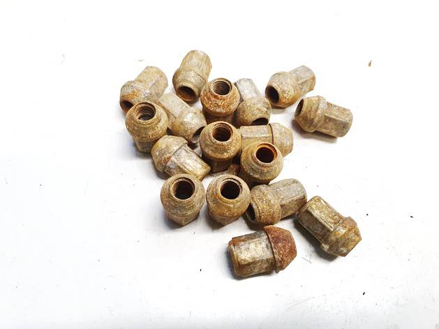 Honda CR-V 2007 Vehicle Wheel Nuts kit