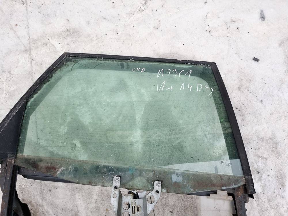 43R00048 Audi A4 1997 Durvju stikls - AIZMUGURE PA LABI
