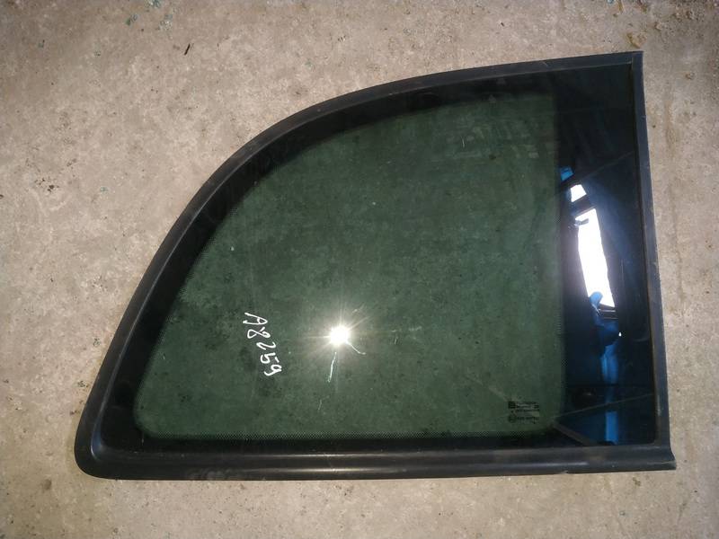 Opel Zafira 2004 Corner quarter window glass - REAR RIGHT