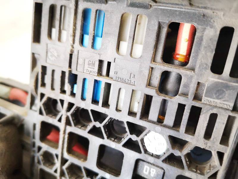 17184331 Opel Corsa 2007 Skrzynka bezpieczników - Thumbnail 3