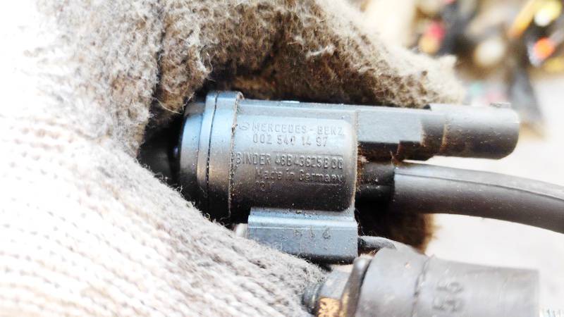 0025401497 Mercedes-Benz Sprinter 1997 Vacuum Control Purge Valve (Solenoid Valve) - Thumbnail 3
