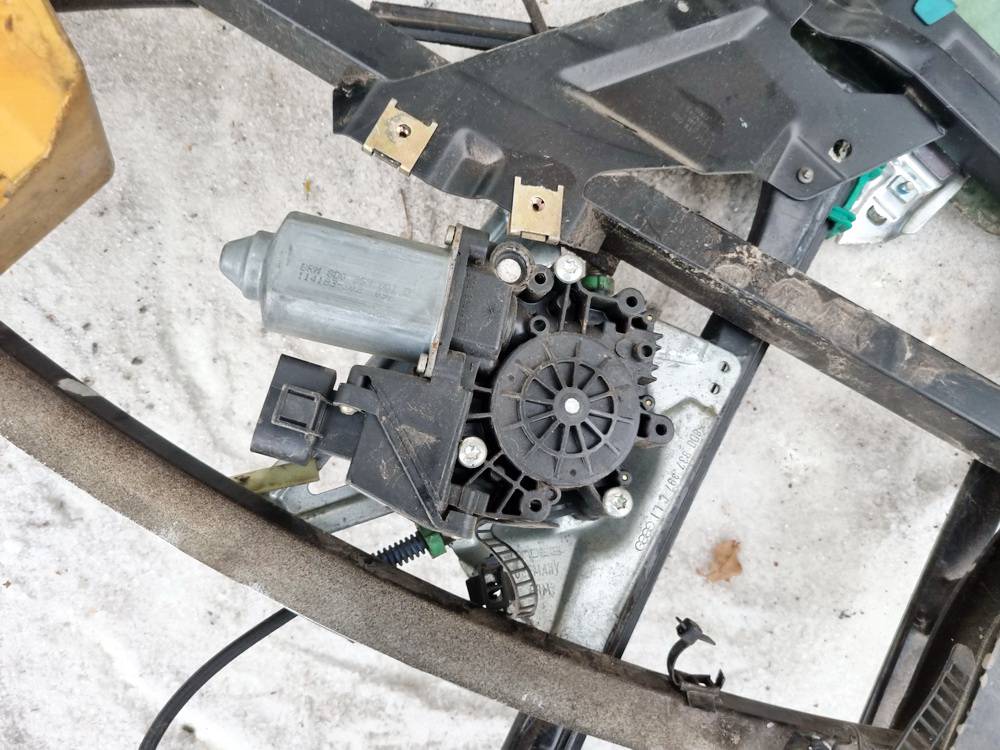 0536001402 Audi A4 1997 Window Motor - FRONT LEFT