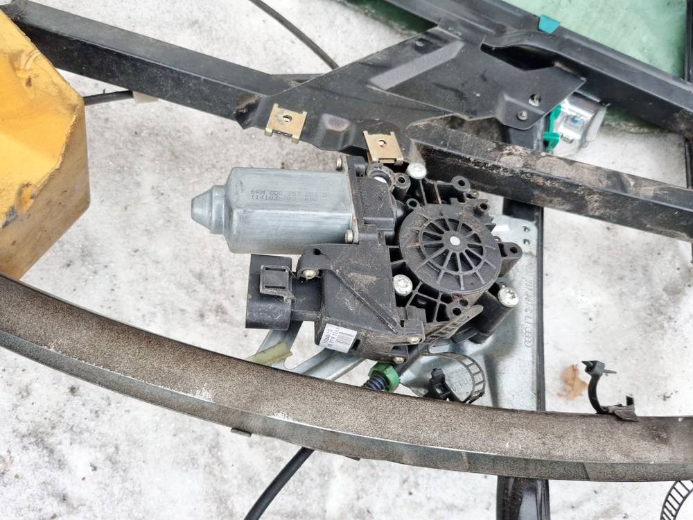 0536001402 Audi A4 1997 Oven Ikkunan Nostajan Moottori - EDESSÄ VASEMMALLA - Thumbnail 2