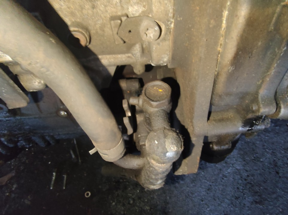 26122012 Nissan Almera Tino 2002 Vairo stiprintuvo siurblys