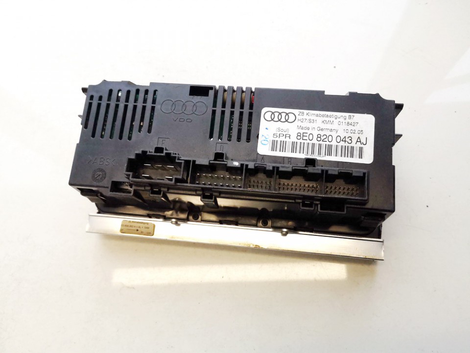 8E0820043AJ Audi A4 2005 Panel sterowania klimatyzacją (przełączniki ogrzewania) - Thumbnail 2
