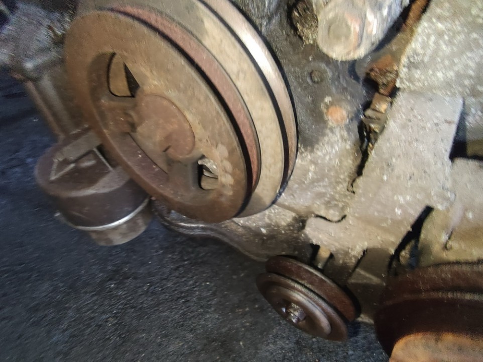 Nissan Almera Tino 2002 Alkuninio veleno dantratis (skyvas - skriemulys) - Thumbnail 3