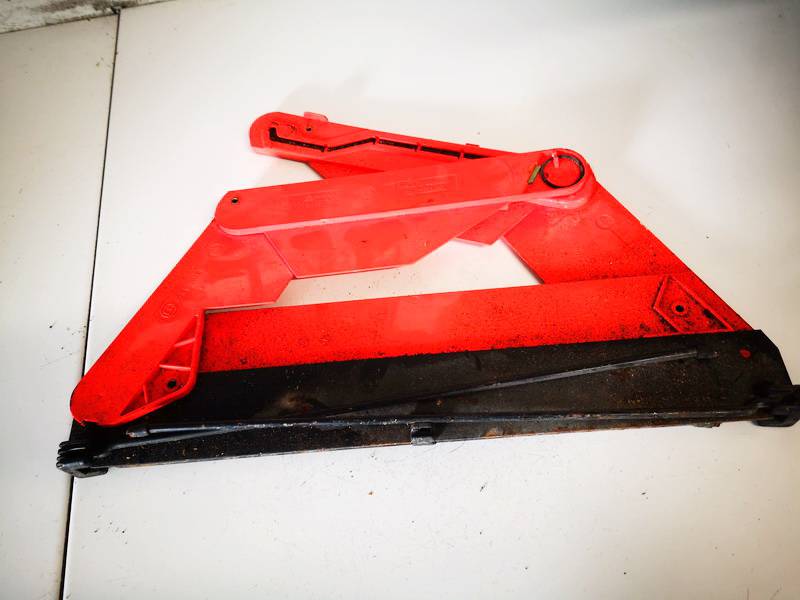 27R030003 Volkswagen Bora 2000 Warning Triangle Integrated into Trunk - Thumbnail 2