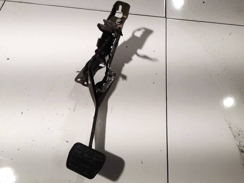 A4542900718 Mitsubishi Colt 2007 Stabdziu pedalas