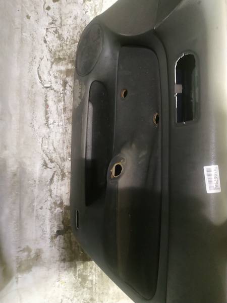 Volkswagen Golf 2001 Door Panel - FRONT RIGHT