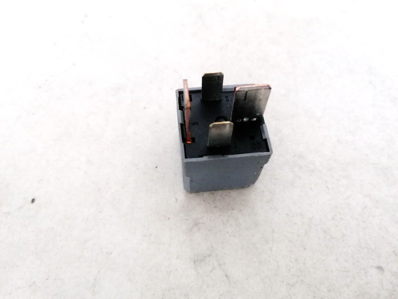 13500118 6047 Relay module Opel Insignia 2010 2.0L EIS01115574 Used