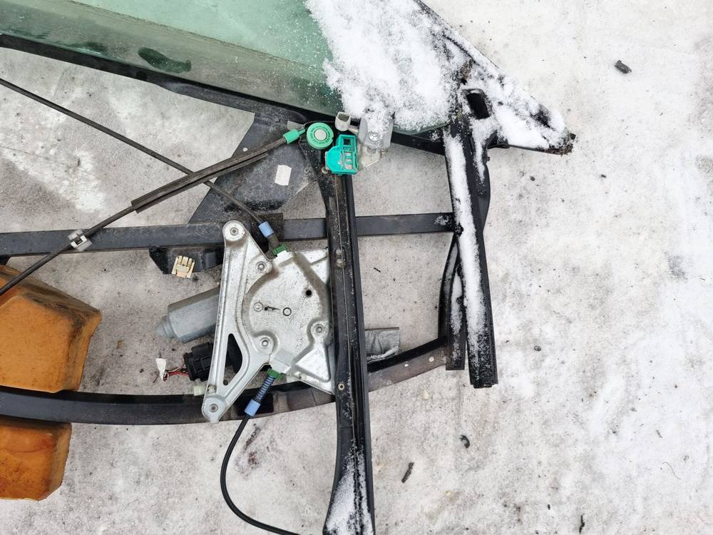 8D0837754 Audi A4 1997 Etuoven ikkunalasin kehys - EDESSÄ OIKEALLA - Thumbnail 3