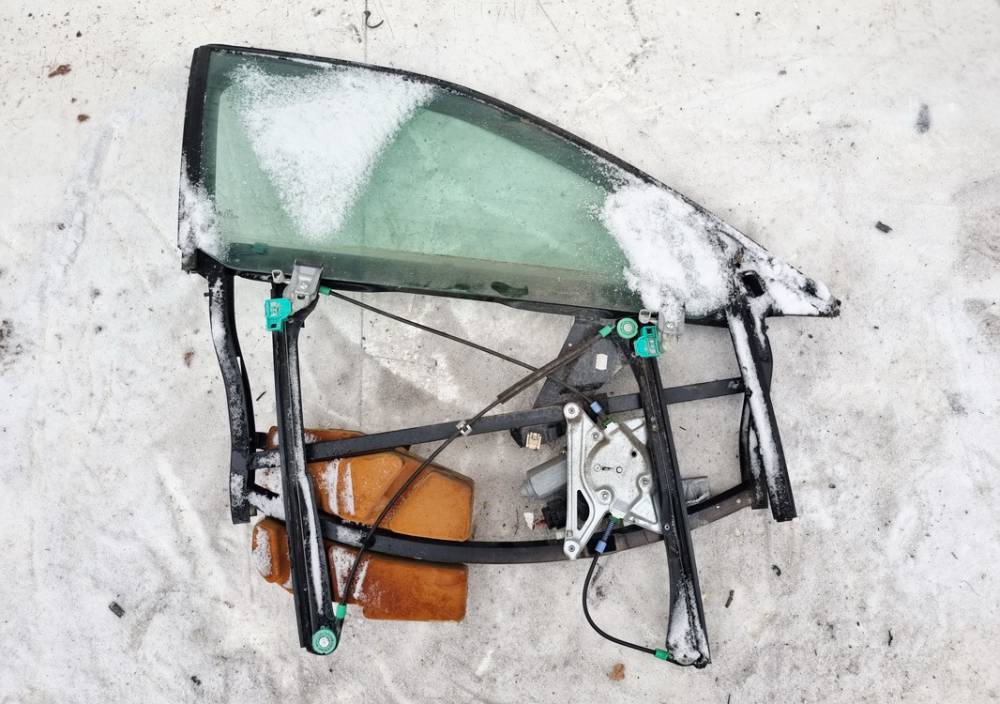 8D0837754 Audi A4 1997 Door window frame - FRONT RIGHT