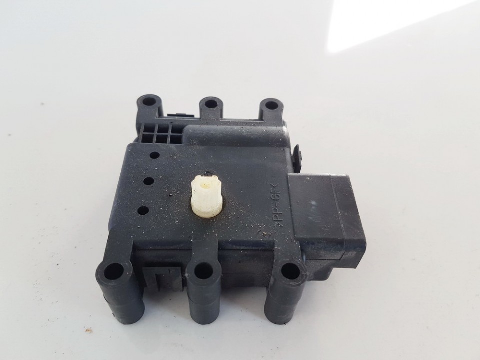 62011 Mazda 3 2006 Heater Vent Flap Control Actuator Motor - Thumbnail 2