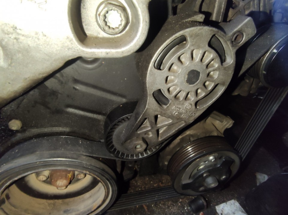 03G903315D Skoda Octavia 2008 Jostas spriegotājs (sadales jostas spriegotājs) - Thumbnail 3