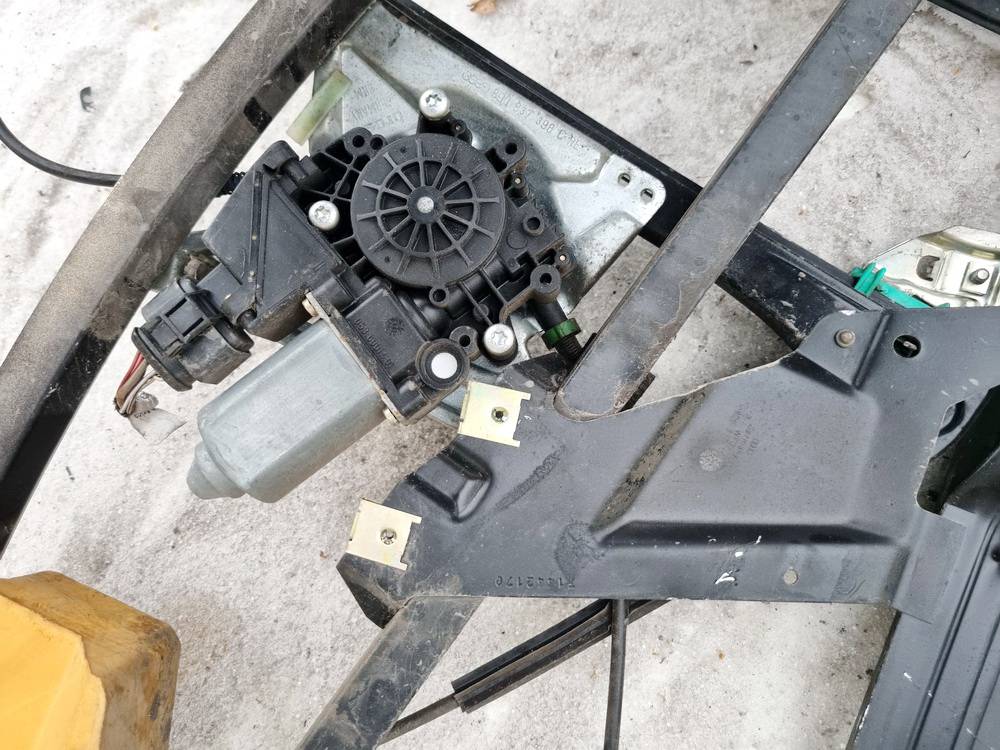 0536001401 Audi A4 1997 Oven Ikkunan Nostajan Moottori - EDESSÄ OIKEALLA - Thumbnail 3