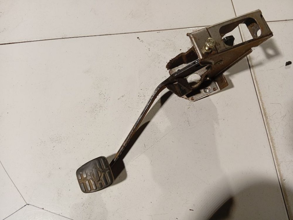 Nissan Almera 2002 Pedalwerk Bremspedal Pedalhalter Kupplungspedal - Thumbnail 2