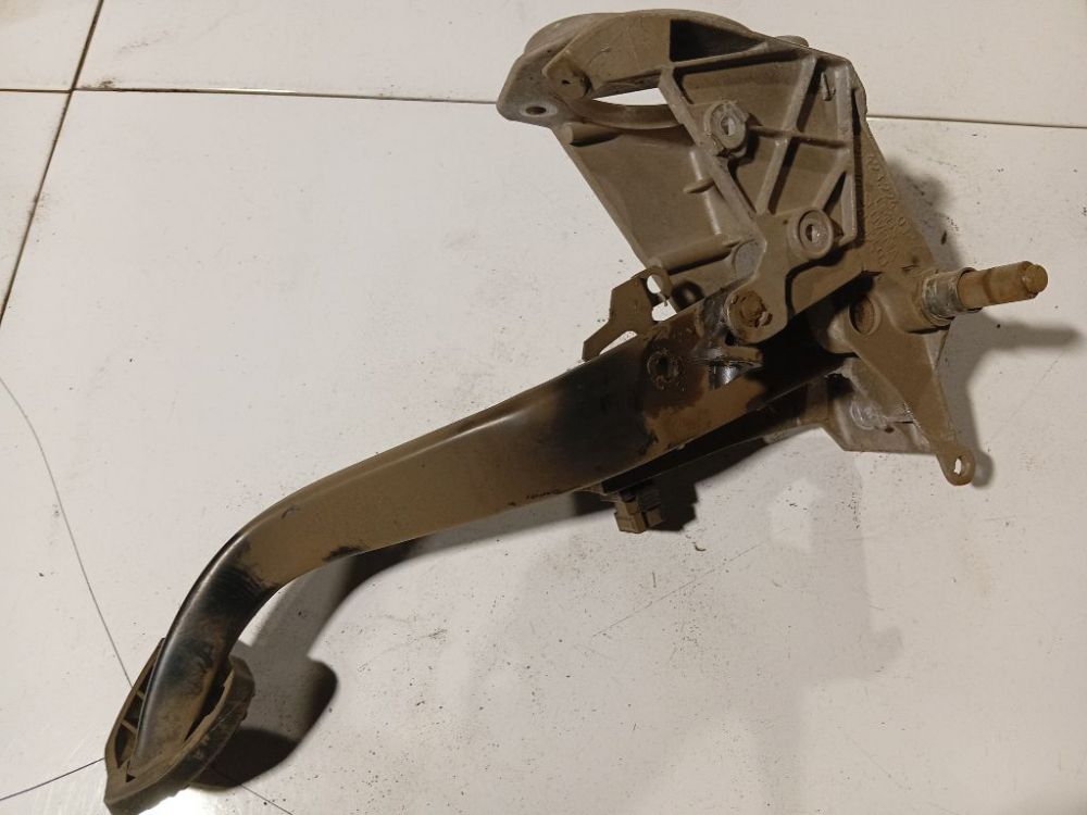 BMW 1-Series 2007 Pedal work, Brake pedal, Pedal bracket, Clutch pedal - Thumbnail 4