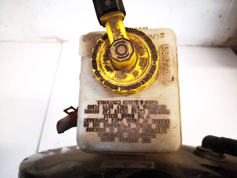 L481402 Volkswagen Bora 2000 Brake Master Cylinder Reservoir