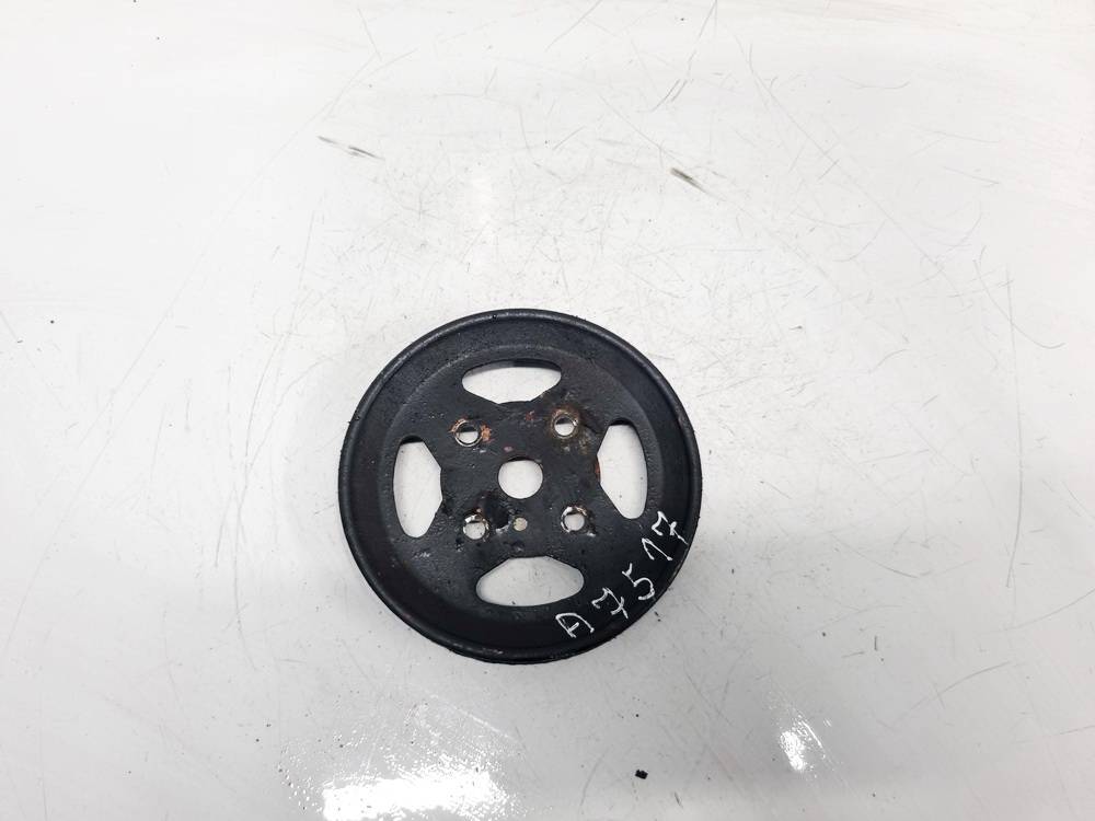 Nissan Almera 2000 Riemenscheibe Servopumpe