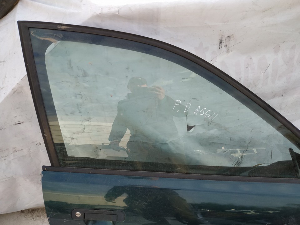 Audi A4 1996 LUNA DELANTERA DERECHA, Luna de la puerta delantera - FRENTE DERECHO