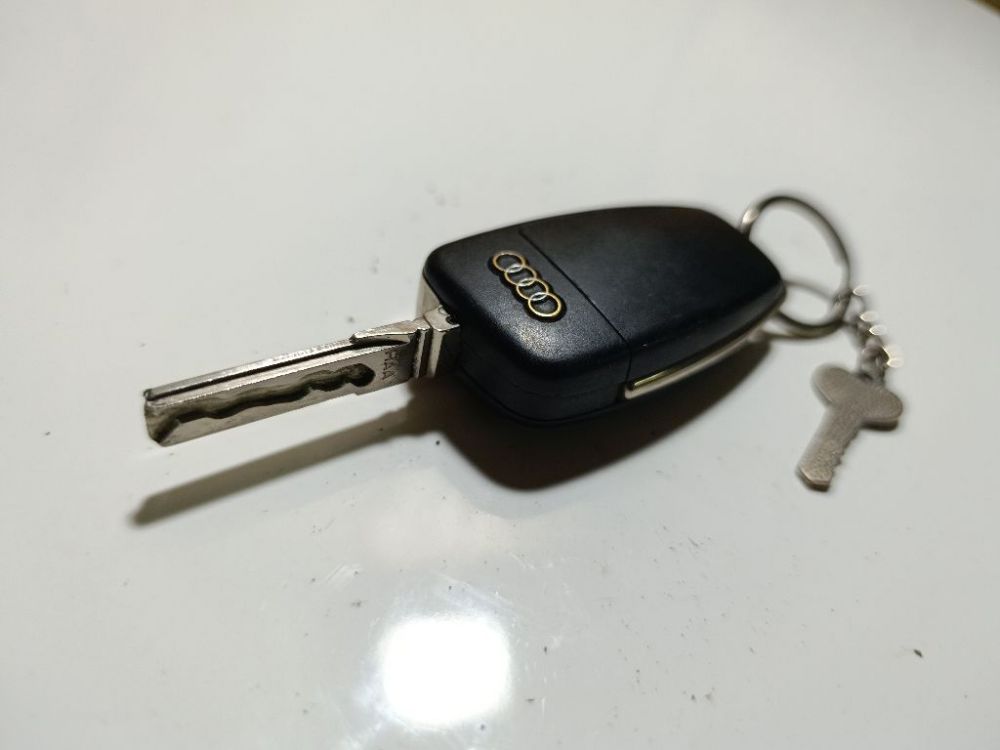 4F0837220R Audi A6 2005 atslēgu izgatavošana - Thumbnail 3