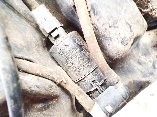 8200031805 Citroen C5 2005 Windshield Windscreen Washer Pump