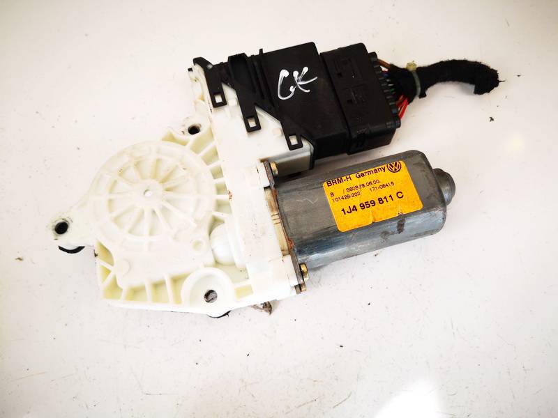 1J4959811C Volkswagen Bora 2000 Window Motor - REAR LEFT