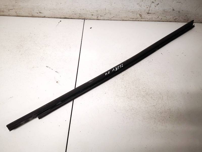 Volkswagen Passat 2001 Glass Trim Molding-weatherstripping - FRONT RIGHT