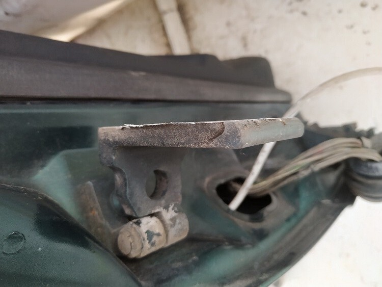 Audi A4 1996 Priekiniu duru vyris P. - Thumbnail 2