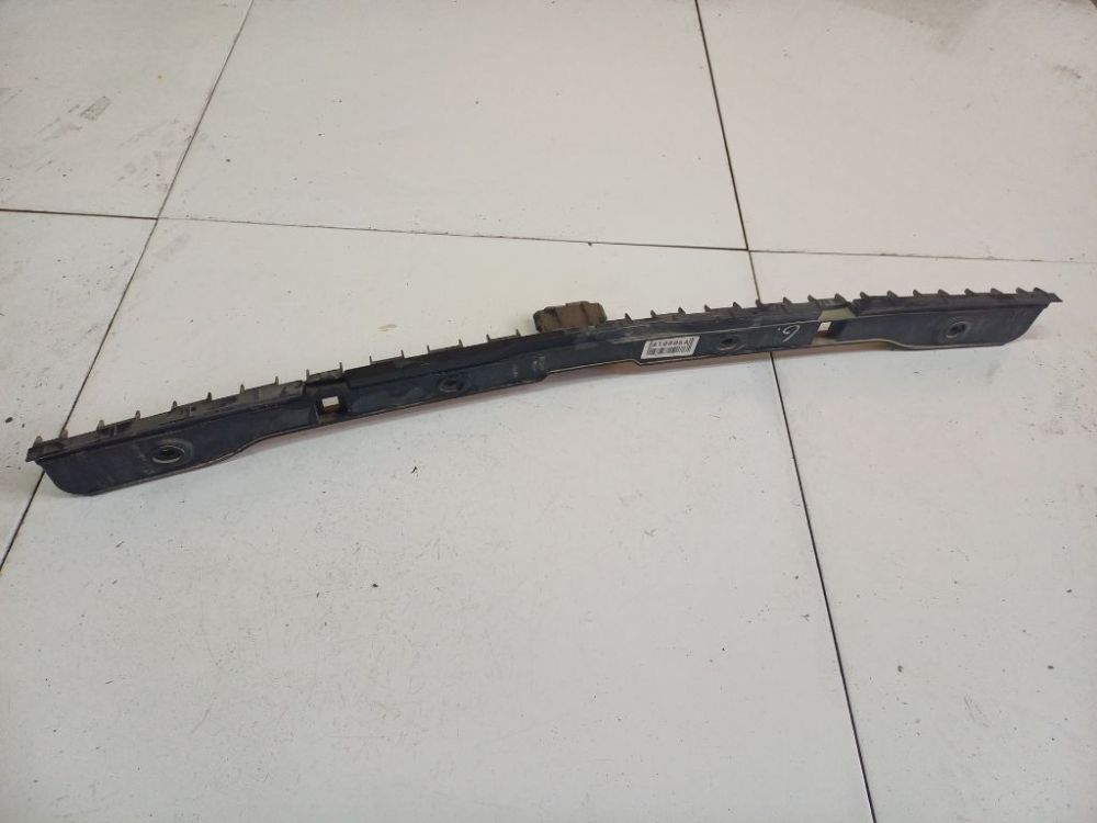 1K6807863 Volkswagen Golf 2005 Uchwyt zderzaka - TYLNE