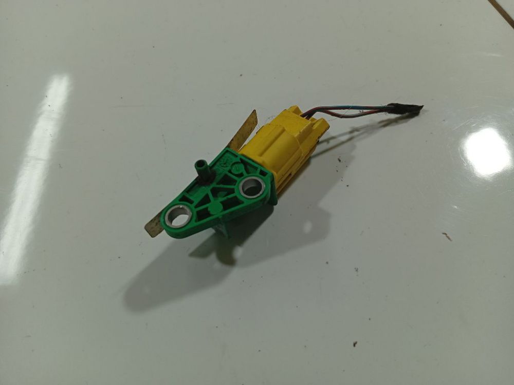 5WK43581 Volkswagen Golf Plus 2006 Srs Airbag crash sensor - Thumbnail 3