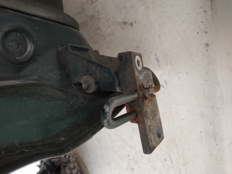 Audi A4 1996 Bisagra superior puerta delantera - RETENEDOR PUERTA