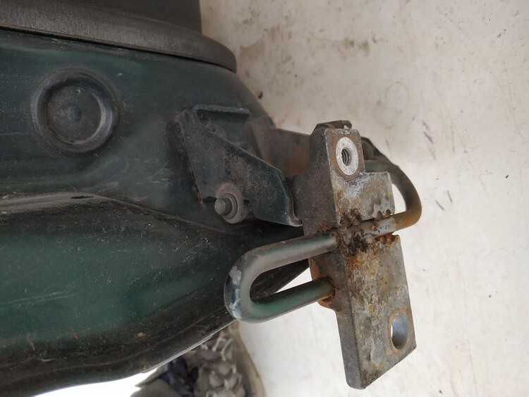 Audi A4 1996 Priekiniu duru vyris P. - Thumbnail 2