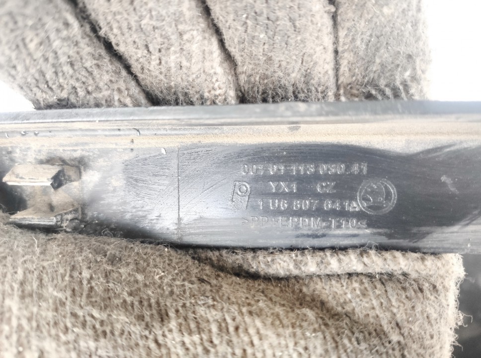 1U6807641 Skoda Octavia 2002 Bumper Molding - REAR - Thumbnail 3