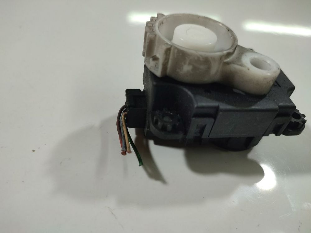 N105212VA Citroen C4 2006 Peciuko sklendes varikliukas - Thumbnail 2