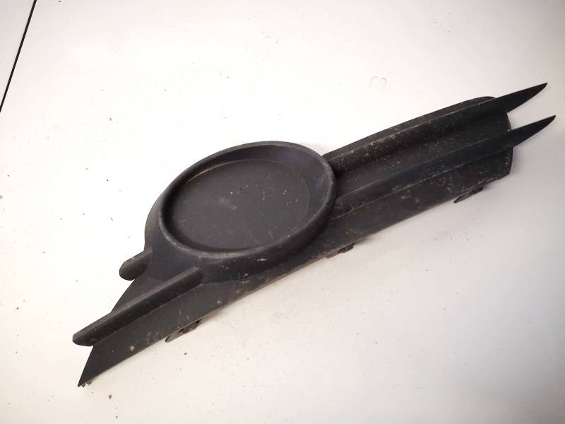 13211480 Opel Corsa 2007 Puskurin ritilä - EDESSÄ VASEMMALLA