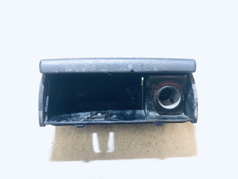 308300100T Volkswagen Passat 1998 cendrier