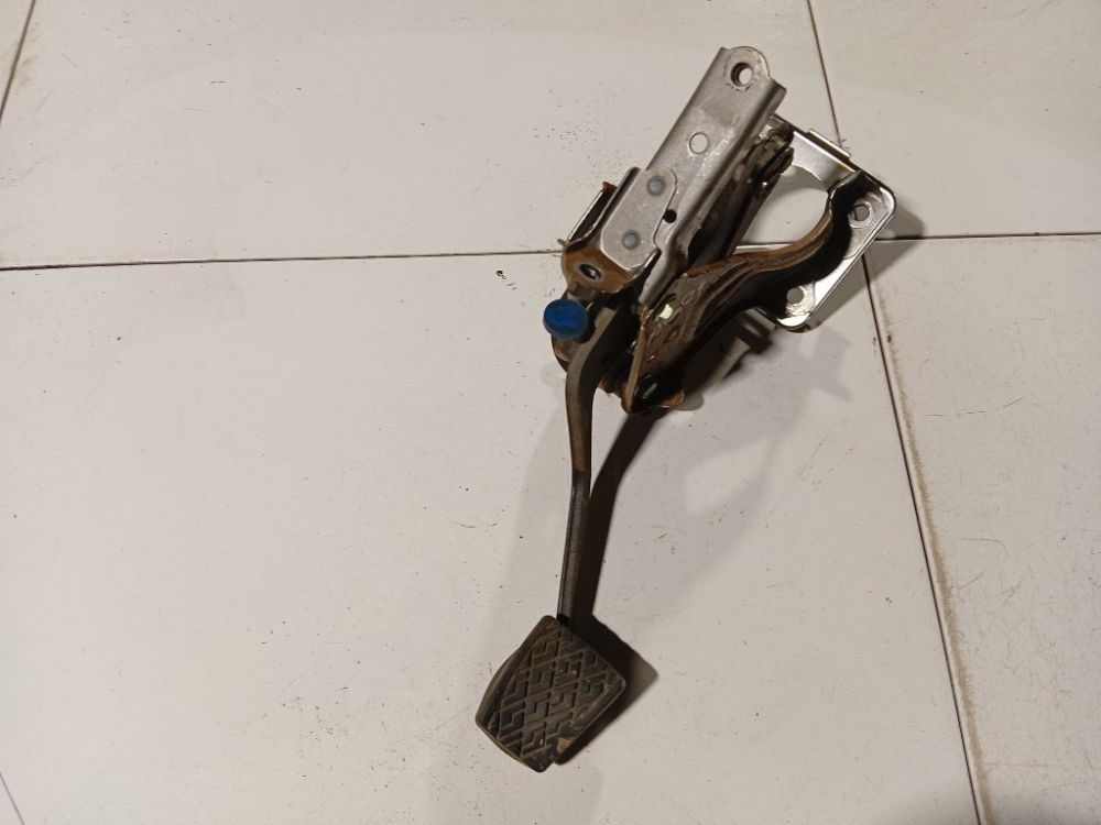 Lexus IS - CLASS 2007 Stabdziu pedalas