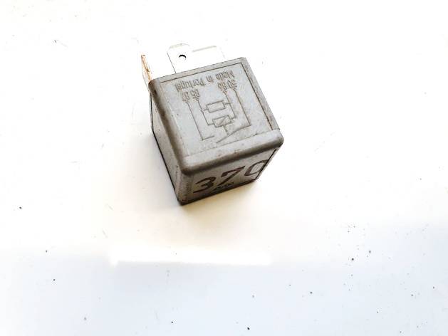 8D0951253A Volkswagen Passat 2001 RELÉ PARA AUTOMÓVIL