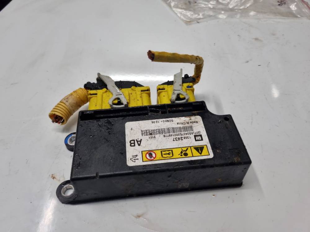 13582437 Chevrolet Orlando 2011 Komputer SRS airbag – moduł sterujący poduszek powietrznych