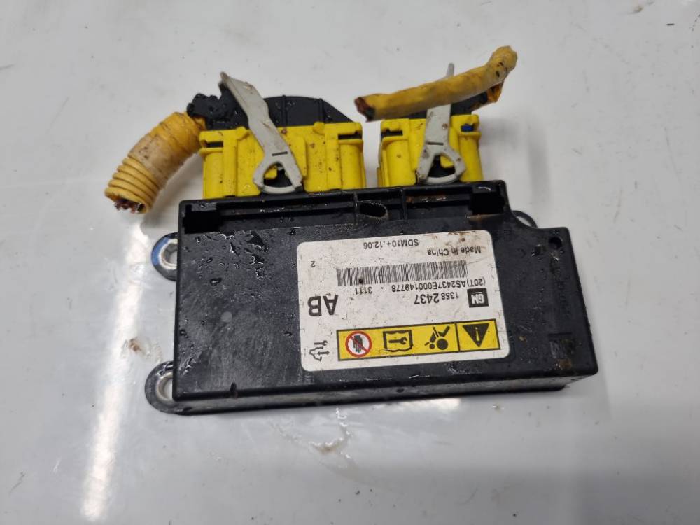 13582437 Chevrolet Orlando 2011 Komputer SRS airbag – moduł sterujący poduszek powietrznych - Thumbnail 2