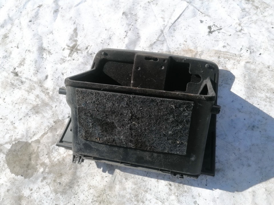 5555044030 Toyota Avensis Verso 2002 Mantu glabāšanas nodalījums - Thumbnail 2