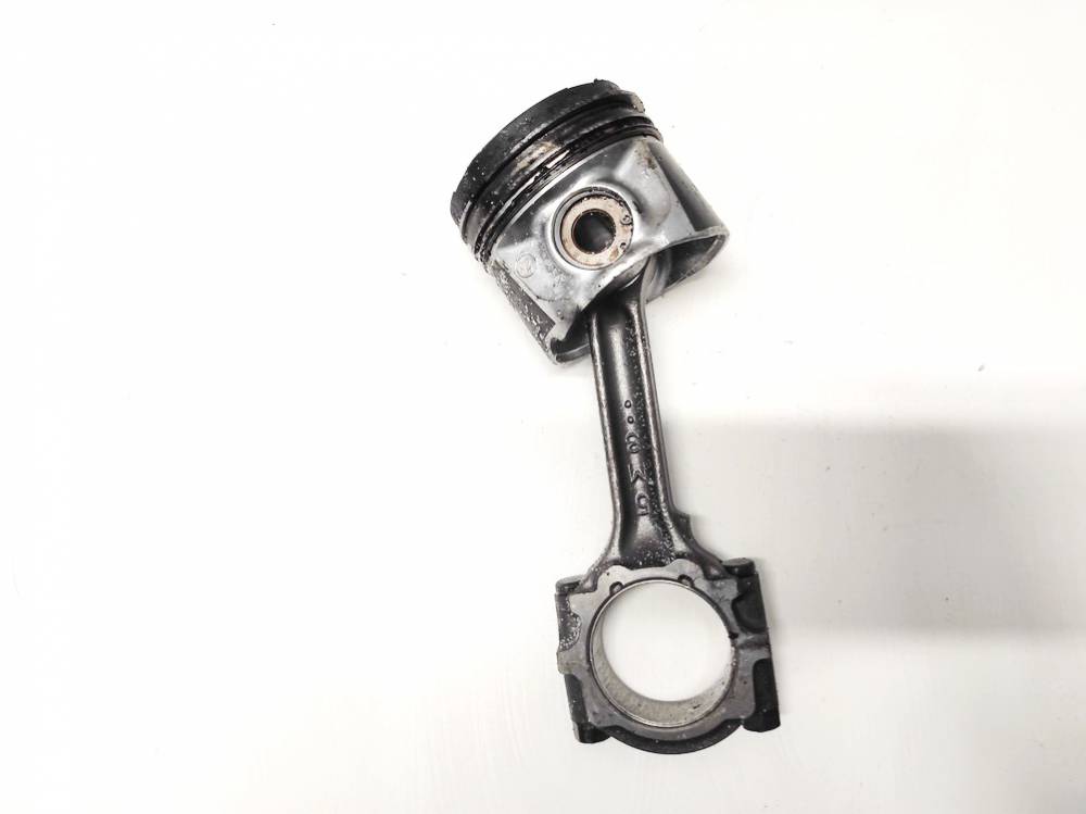 Nissan Primera 2002 Tłok z korbowodem