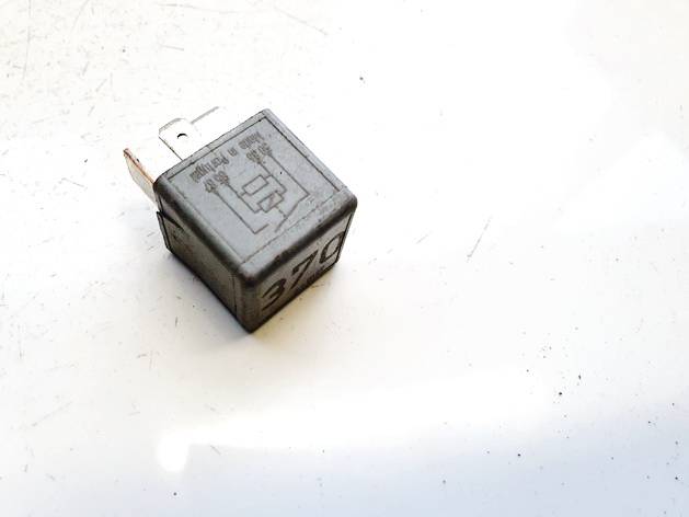 8D0951253A Volkswagen Passat 2001 RELÉ PARA AUTOMÓVIL