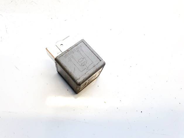 8D0951253A Volkswagen Passat 2001 RELÉ PARA AUTOMÓVIL